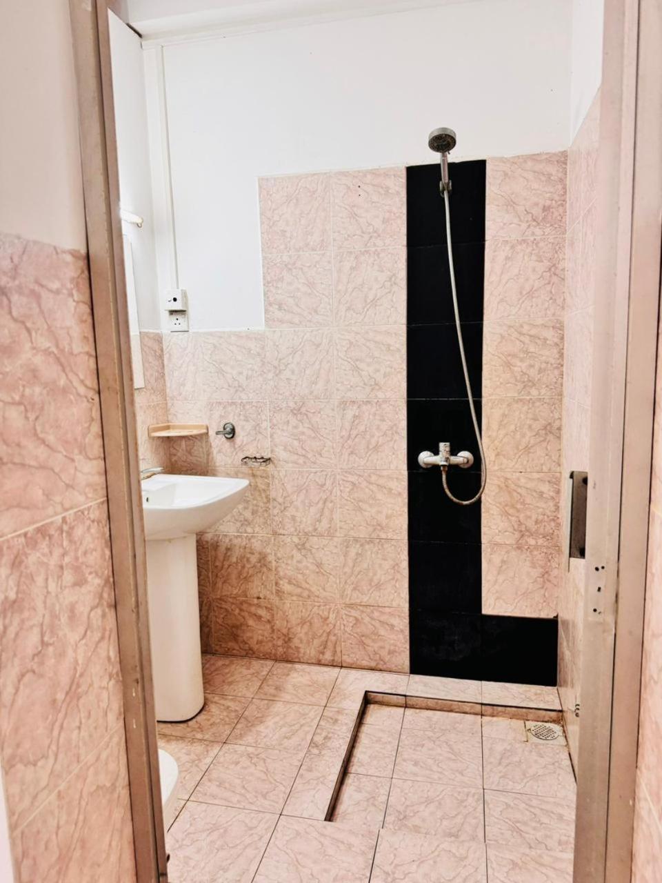 Surewo Apartment Бентота Экстерьер фото