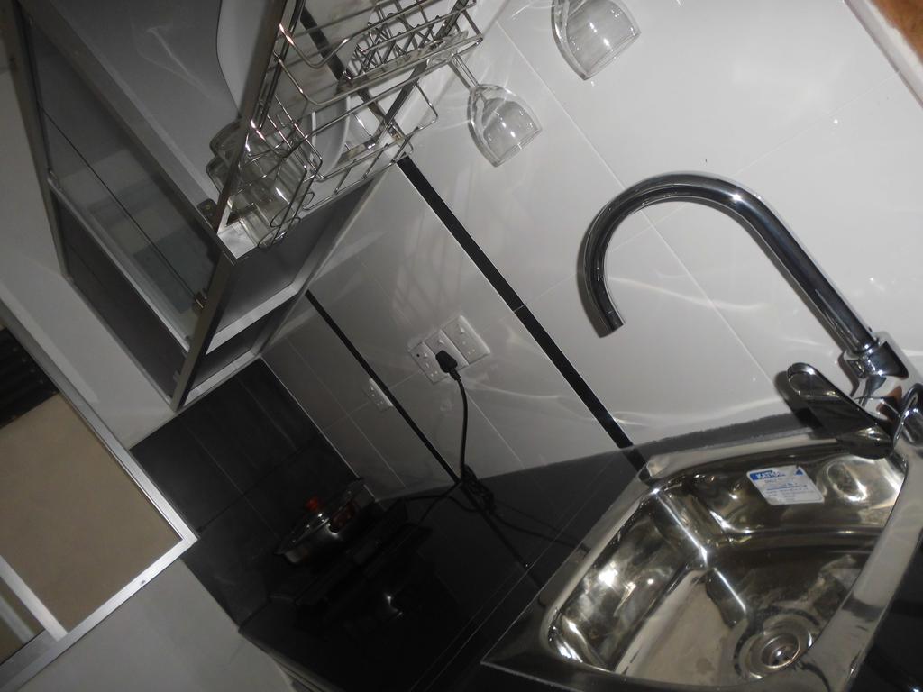 Surewo Apartment Бентота Экстерьер фото
